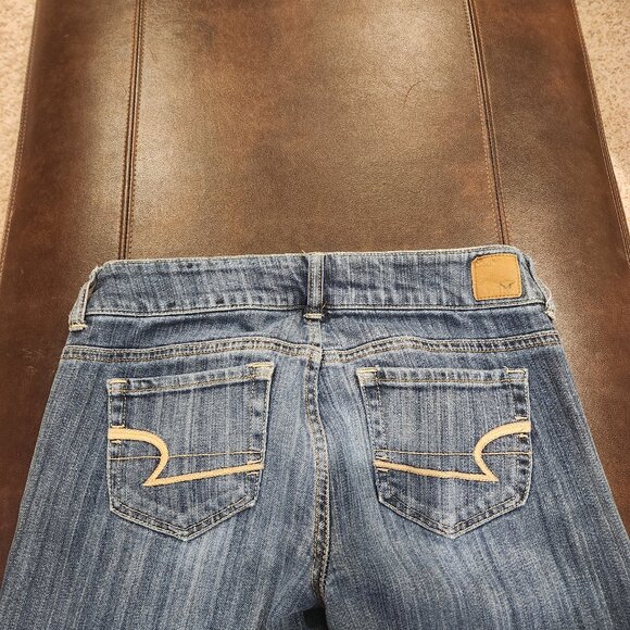 Size 2 American Eagle Jeans - Picture 4 of 6